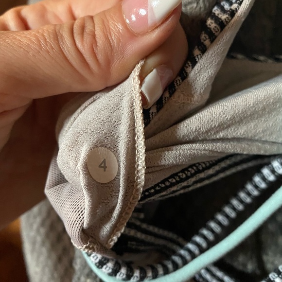 Lululemon checkered and teal free to be bra size 4 - Picture 3 of 3